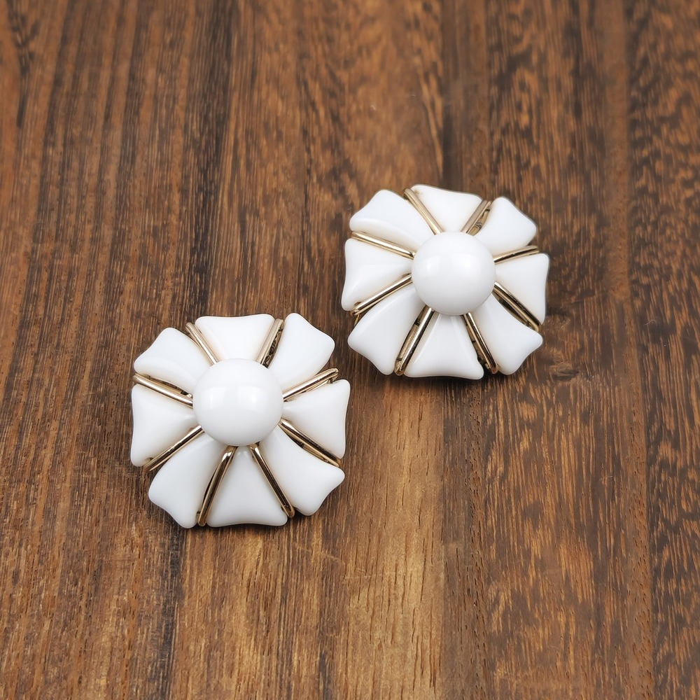 Milk Glass Clip On Earrings White Gold Tone Vintage Western Germany Mid Century